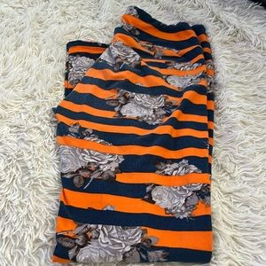 LuLaRoe OS leggings. Stripes and Roses